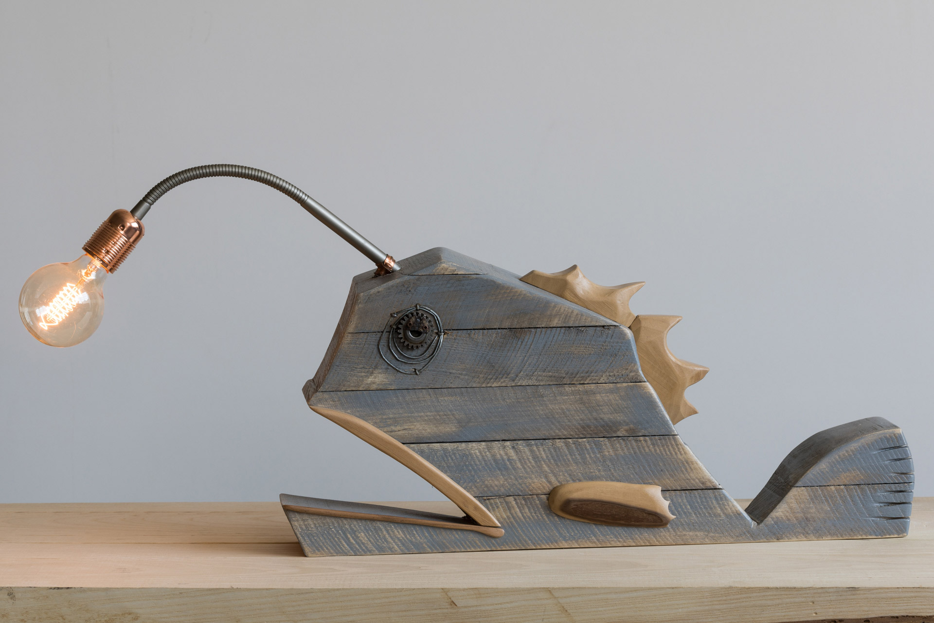 Pesce abissale, in grado di produrre luce propria bioluminescente