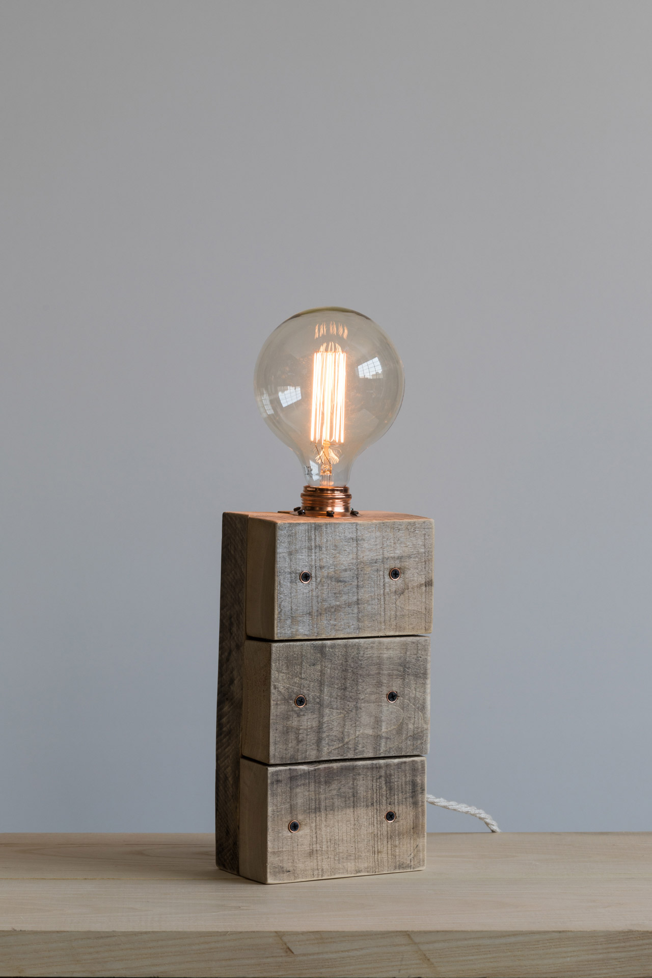 Lampada da tavolo Parallelepipedo illuminato, legno e rame 220v E27