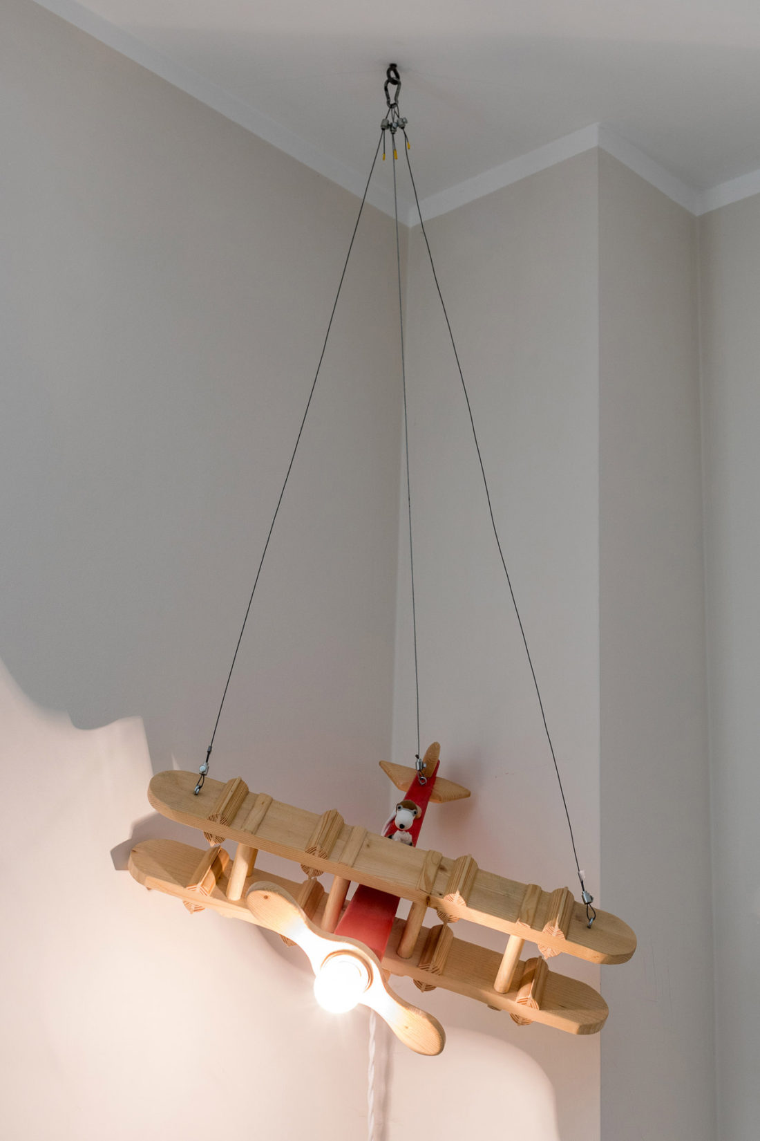 Lampada Aeroplano in legno per cameretta bambini