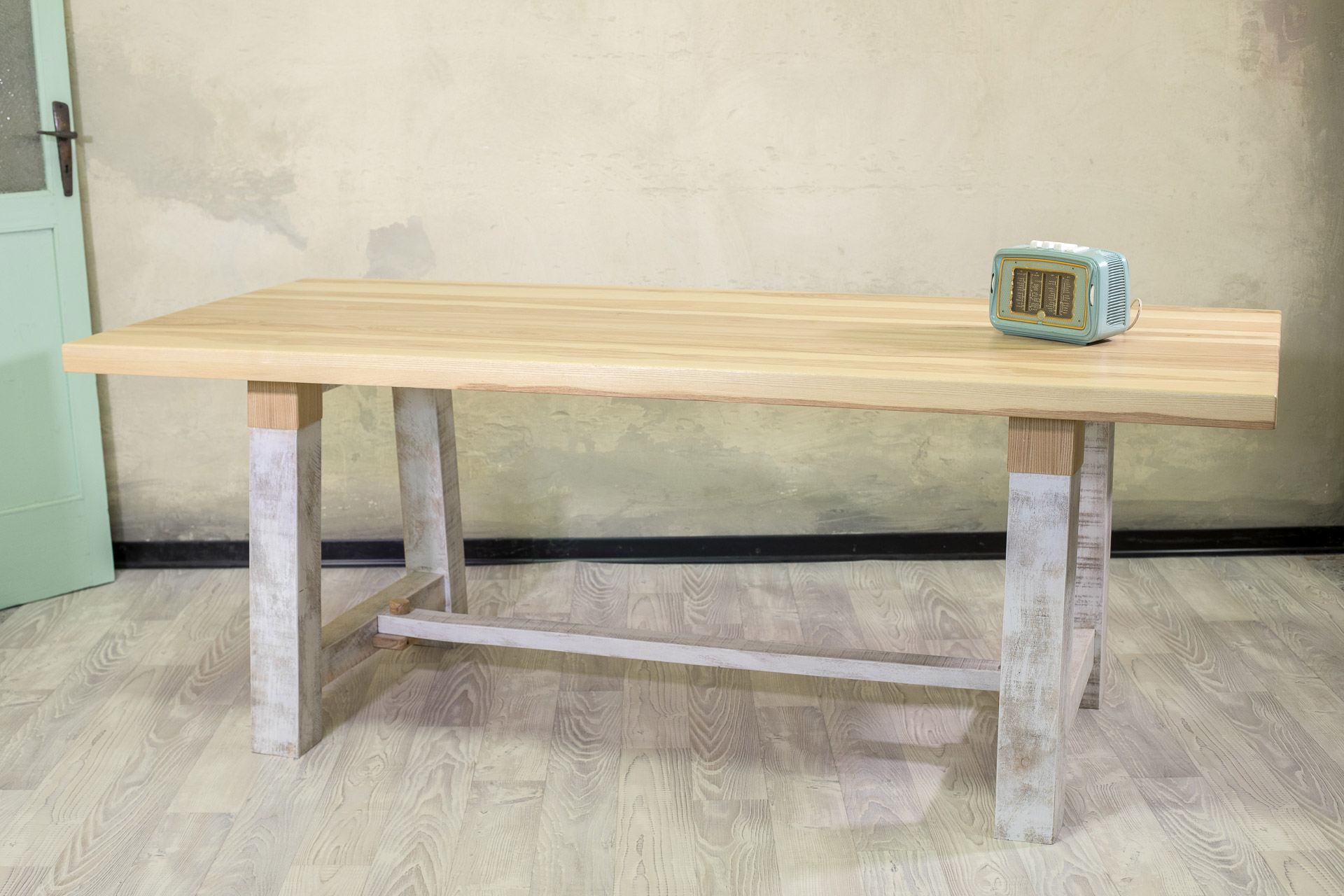 Tavolo artigianale arte povera legno massello