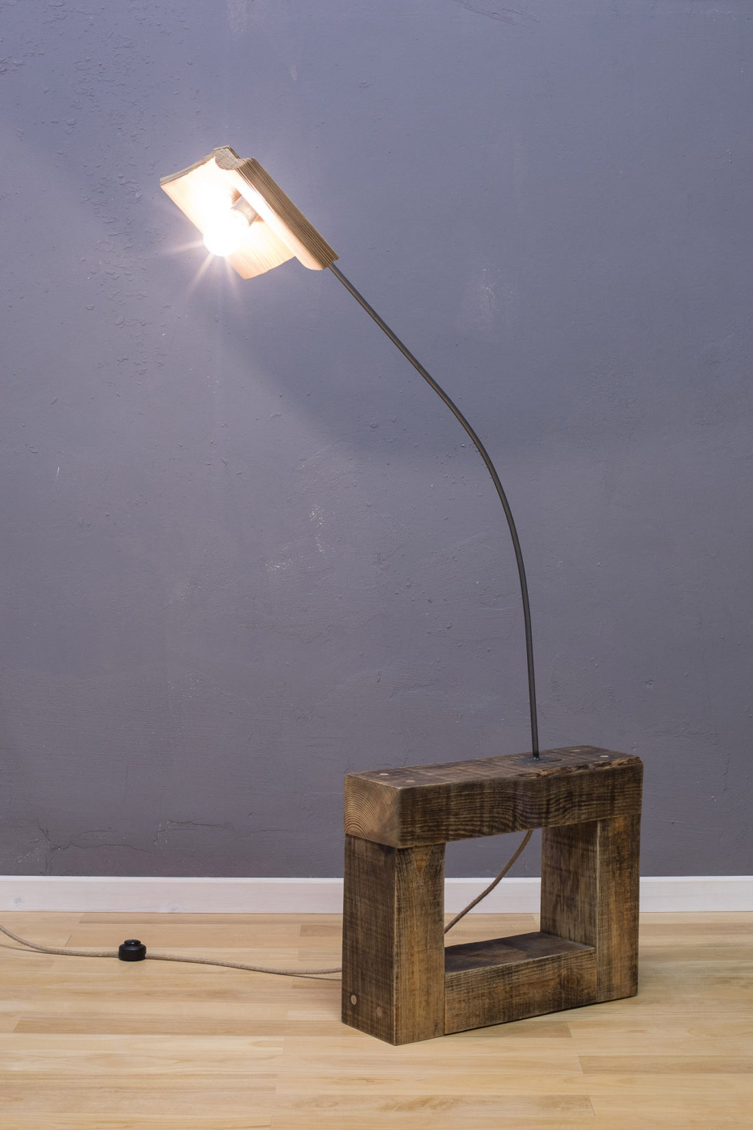 lampada a piantana da lettura