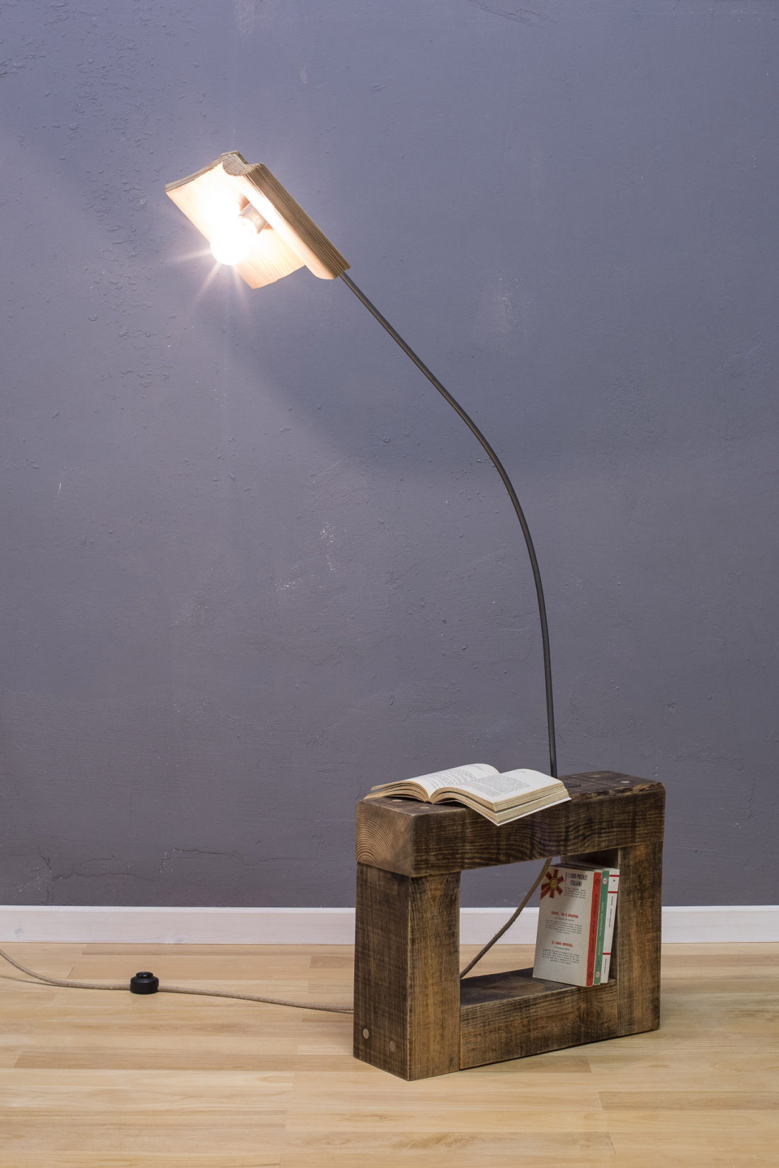 lampada a piantana da lettura