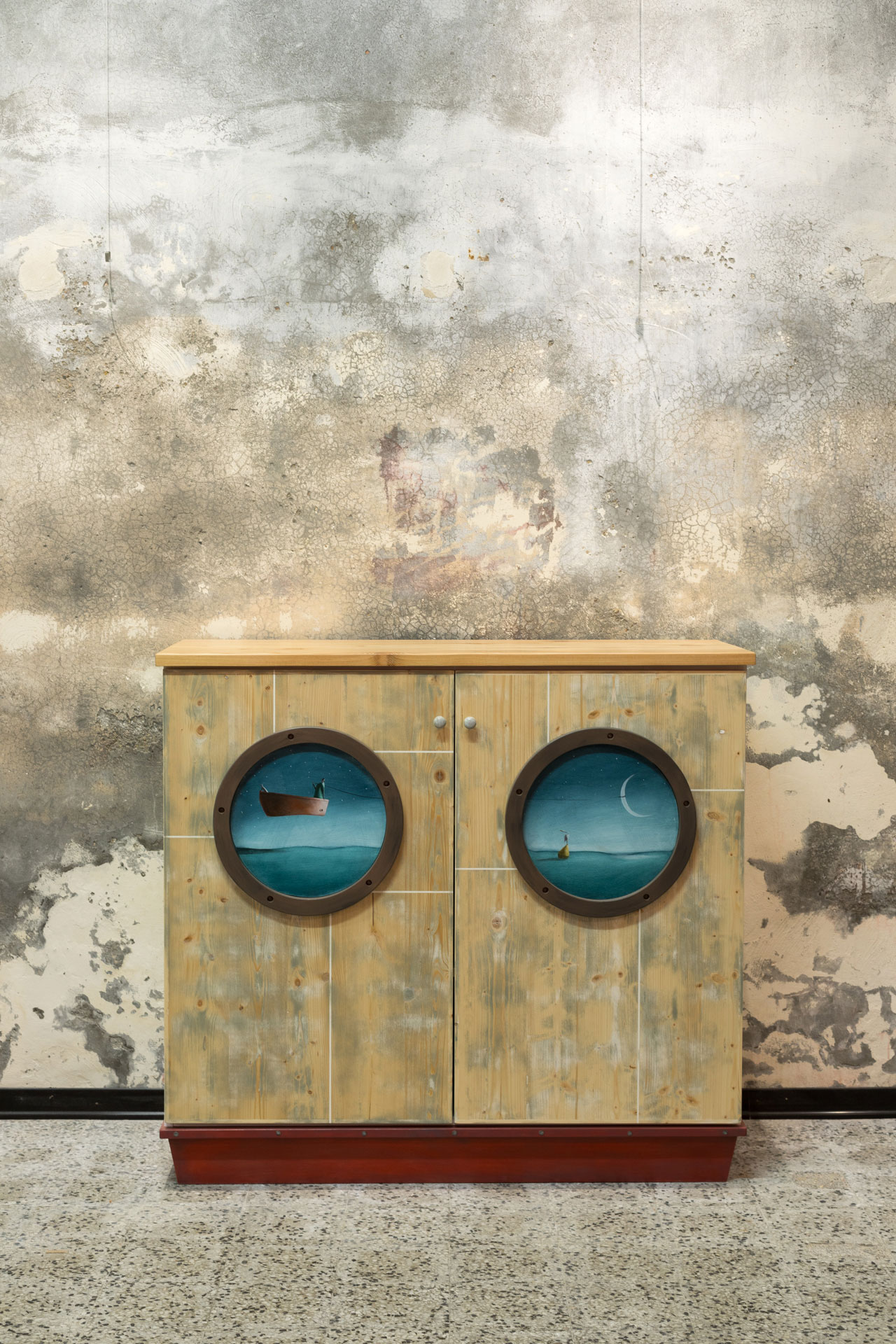 mobile nave contenitivo con oblò