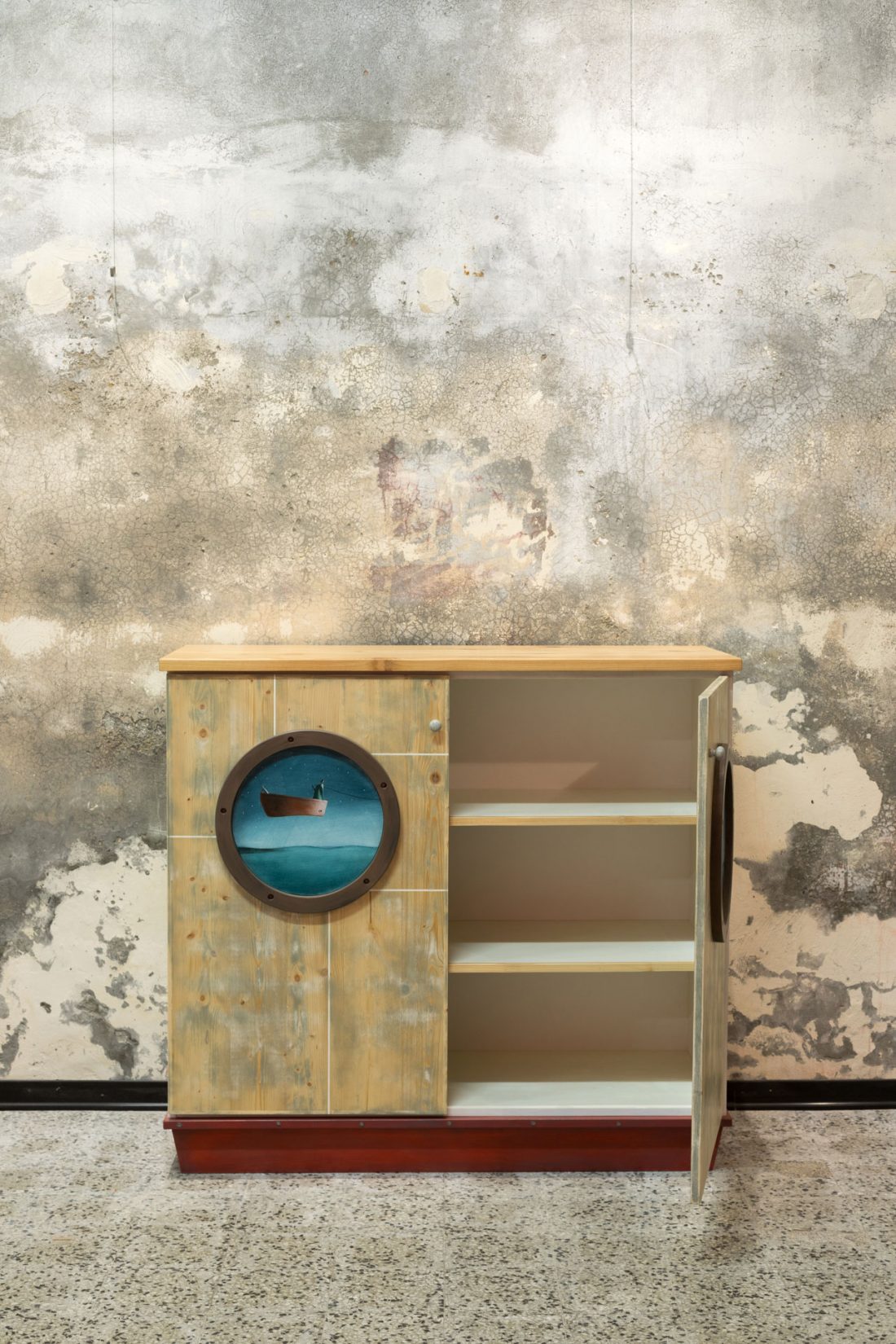 mobile nave contenitivo con oblò