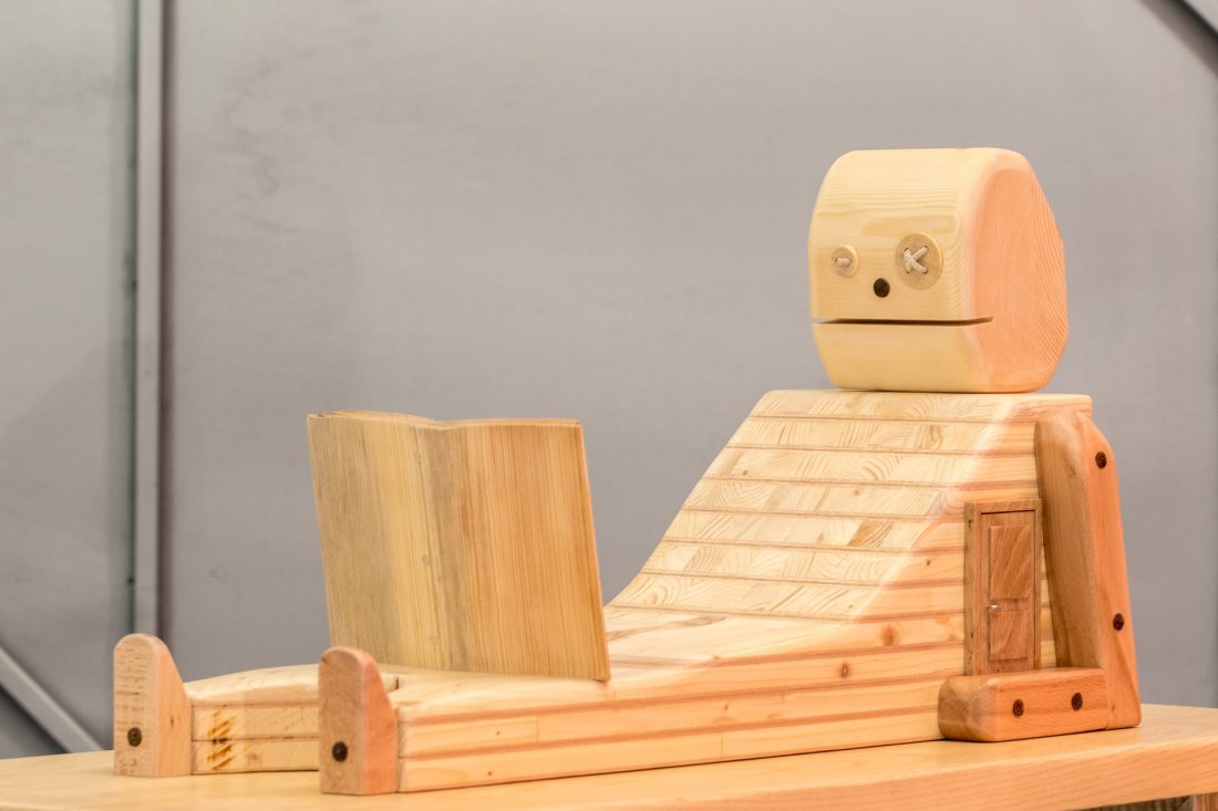 Pupezzo di legno Leggere mi Distende