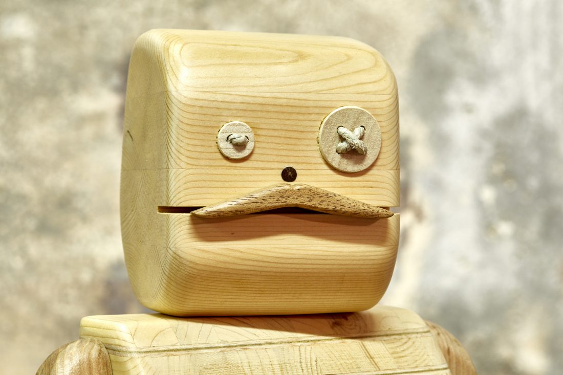 Pupezzo di legno 004 agente segreto