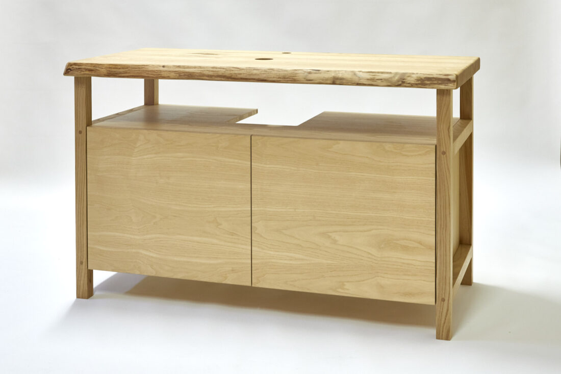 Mobile bagno in castagno