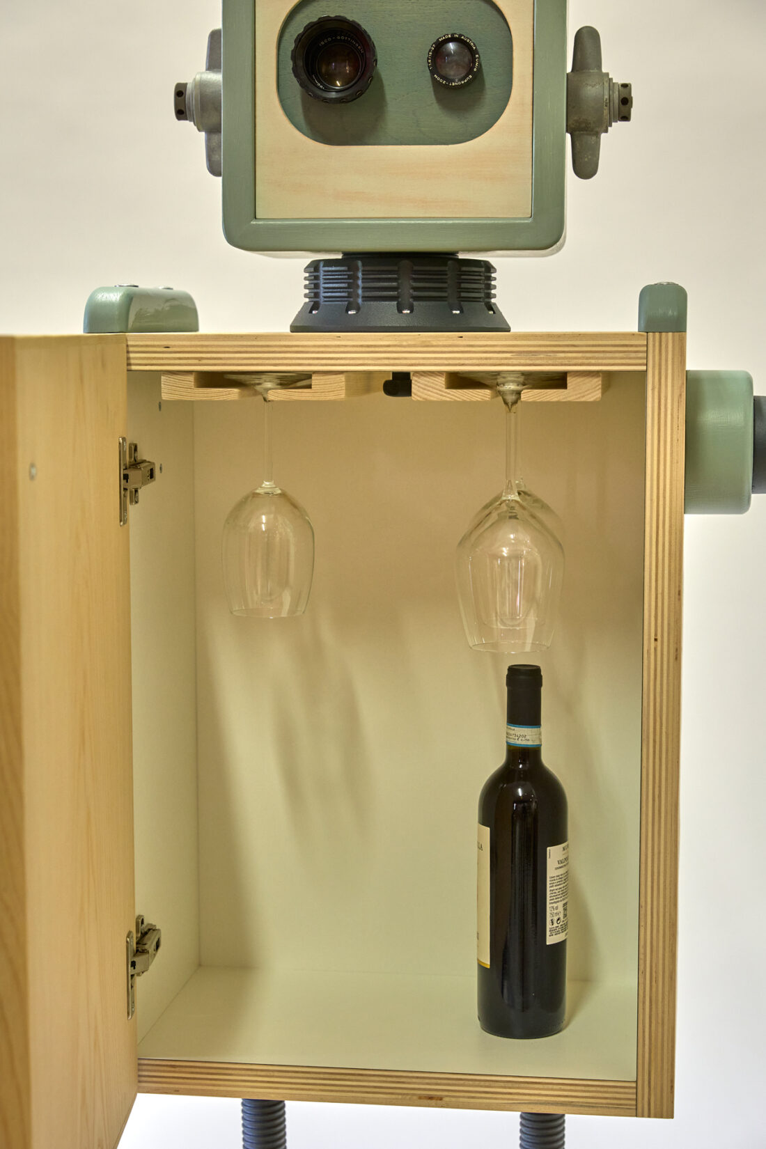 Robot Bar Vino
